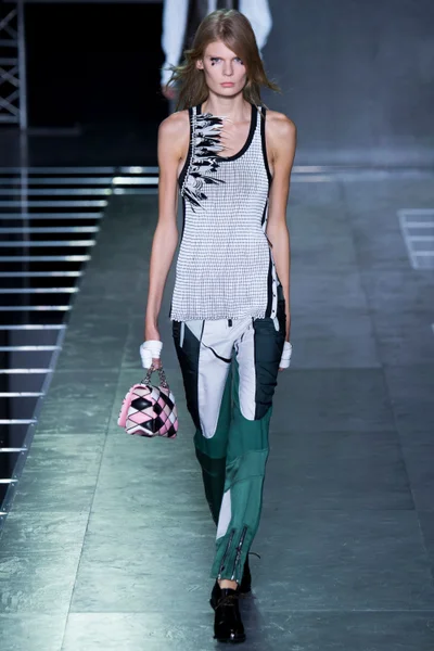 Look 25